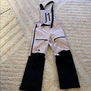 Women’s Northface Ski Bib